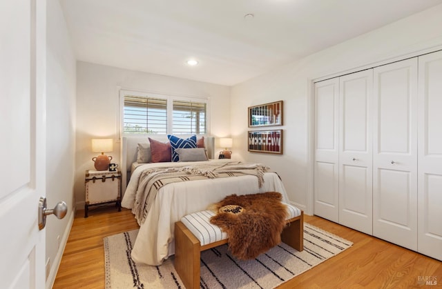 91 Round Hill Rd, Tiburon, CA 94920 - bedroom featuring light wood-style flooring, a closet, baseboards, and recessed lighting