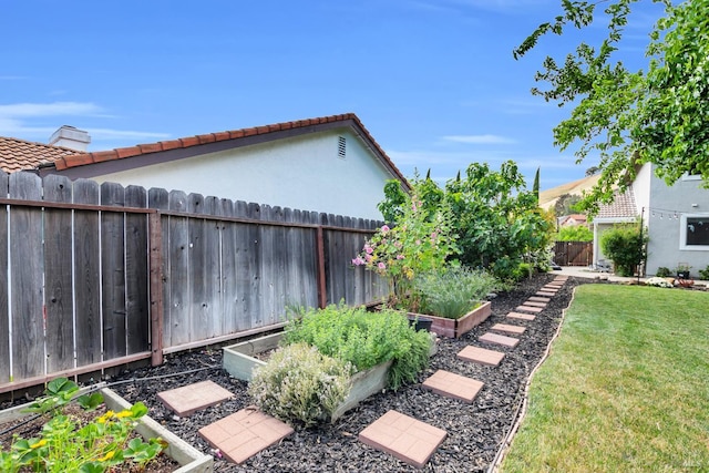 2812 Silver Fox Cir, Fairfield, CA 94534 - view of yard with a vegetable garden