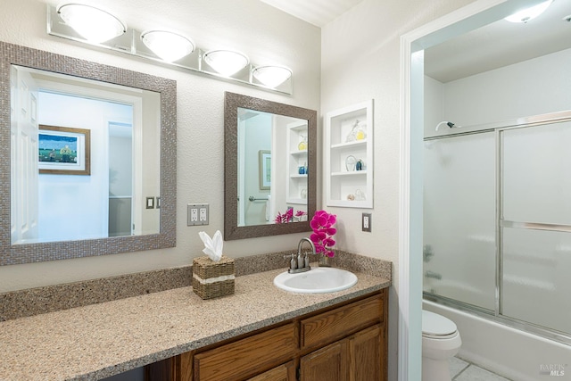 2130 Camenson St, Napa, CA 94558 - full bath with vanity, enclosed tub / shower combo, and built in features