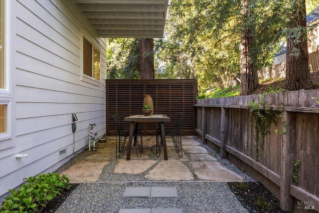 1358 Sylvan Ct, Healdsburg, CA 95448 - view of patio featuring fence