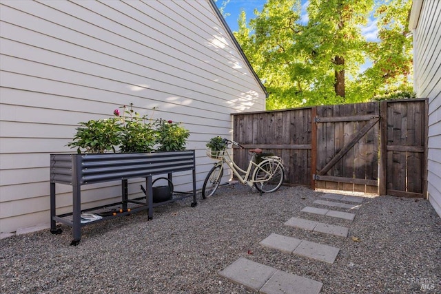 1358 Sylvan Ct, Healdsburg, CA 95448 - view of yard with a gate and fence
