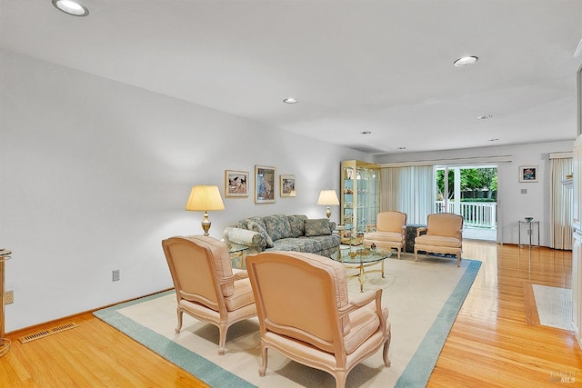 607 Tobin Dr, Vallejo, CA 94589 - living room featuring light wood-type flooring, recessed lighting, and baseboards