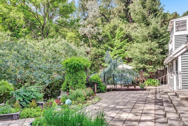 3371 Crystal Ct, Napa, CA 94558 - view of patio with fence