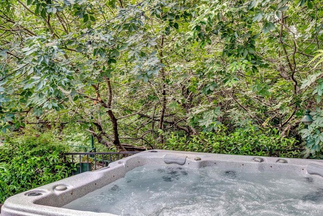3371 Crystal Ct, Napa, CA 94558 - exterior view of a jacuzzi