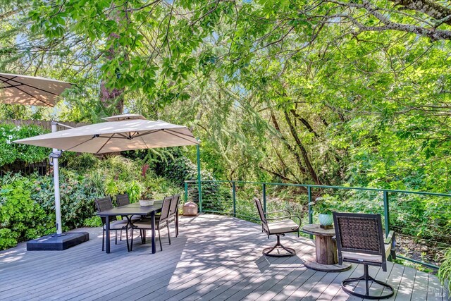 3371 Crystal Ct, Napa, CA 94558 - deck with outdoor dining space