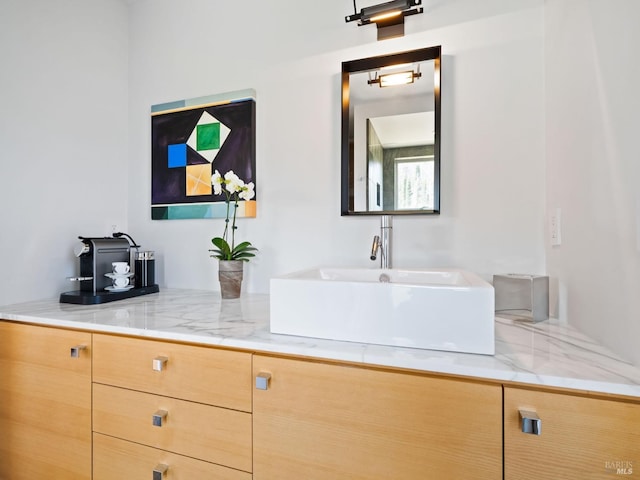 8909 Mill Creek Rd, Healdsburg, CA 95448 - bathroom with vanity