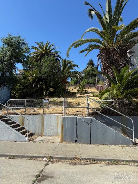 208 Carolina St, Vallejo, CA 94590