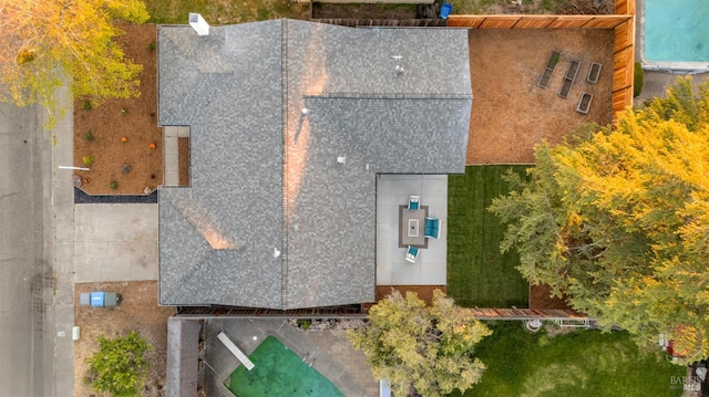 8017 Washington Ave, Sebastopol, CA 95472 - view of subject property with a pool area