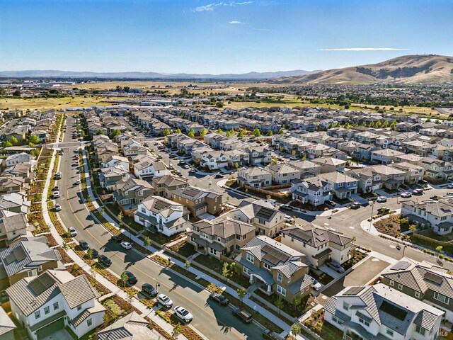 2471 Lake Club Dr, Fairfield, CA 94533 - aerial view of property's location with mountains and nearby suburban area