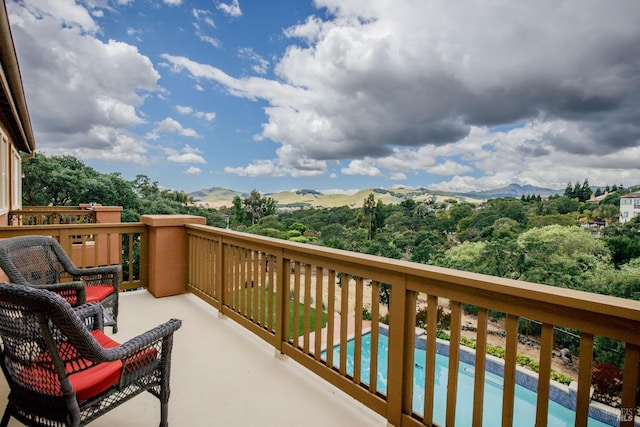 819 Bridle Ridge Dr, Fairfield, CA 94534 - balcony featuring a mountain view and view of pool area
