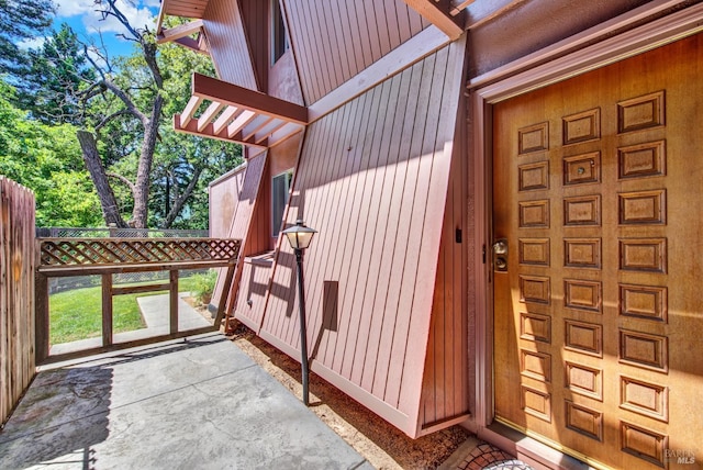 970 El Camino Ave Unit 3, Vacaville, CA 95688 - view of exterior entry featuring fence