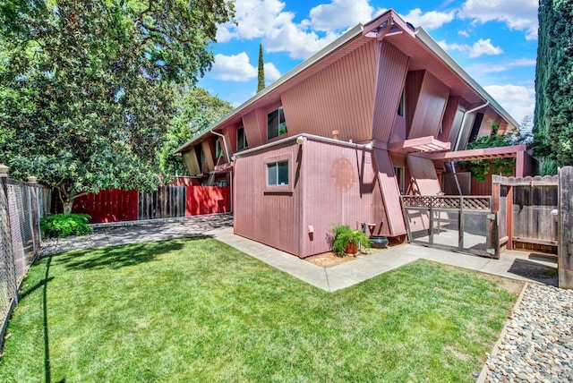 970 El Camino Ave Unit 3, Vacaville, CA 95688 - back of property featuring a patio