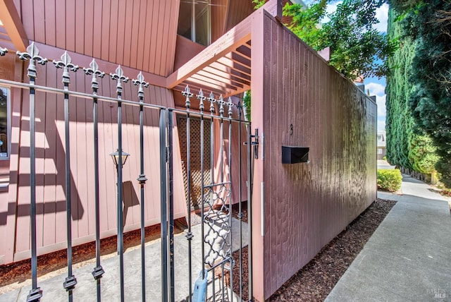 970 El Camino Ave Unit 3, Vacaville, CA 95688 - view of gate