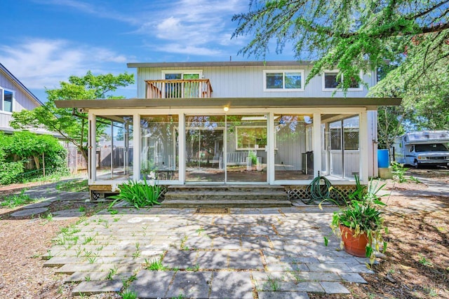 5705 Dexter Cir, Rohnert Park, CA 94928 - back of property with a sunroom and fence