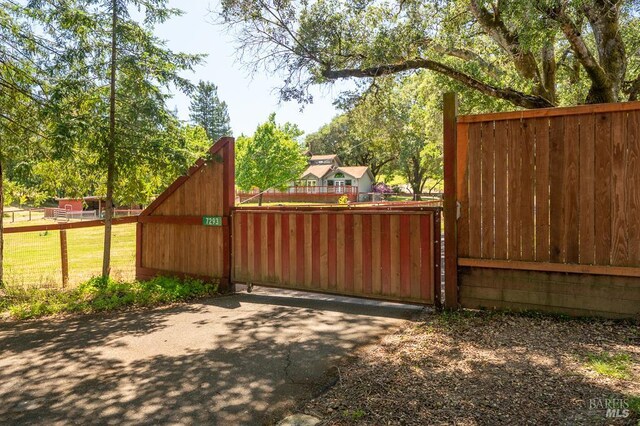 7293 Occidental Rd, Sebastopol, CA 95472 - gate with fence