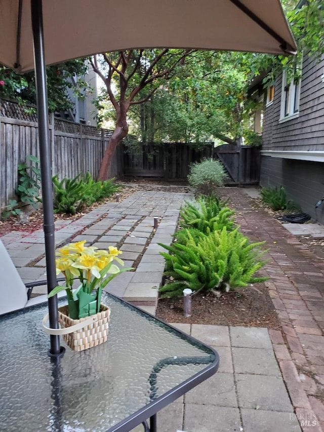 1011 Georgia St, Vallejo, CA 94590 - view of yard featuring a patio area and fence