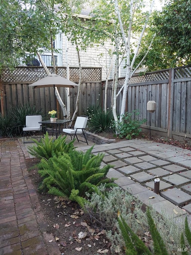 1011 Georgia St, Vallejo, CA 94590 - view of patio / terrace featuring a fenced backyard