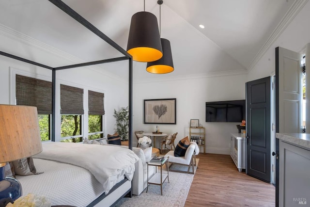 17256 7th St E, Sonoma, CA 95476 - bedroom featuring vaulted ceiling, light wood finished floors, crown molding, and baseboards