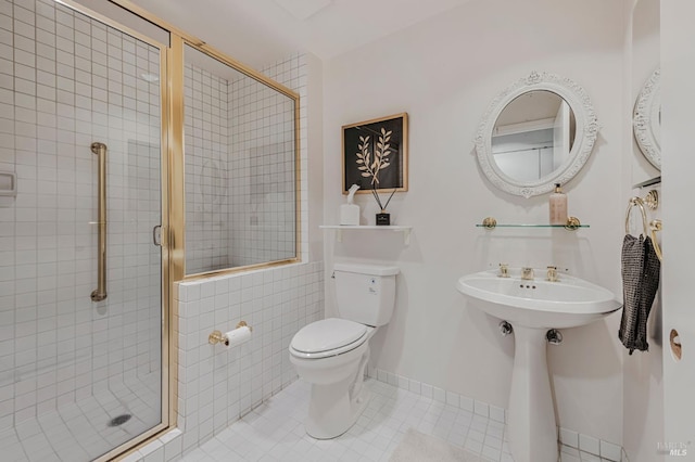 600 Deer Valley Rd Unit 1E, San Rafael, CA 94903 - full bath with a stall shower, toilet, and tile patterned flooring