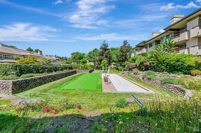 600 Deer Valley Rd Unit 1E, San Rafael, CA 94903 - view of home's community with a residential view and a putting area