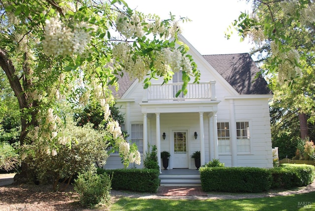 1801 Bodega Ave, Petaluma, CA 94952 - view of front of property featuring roof with shingles and a balcony