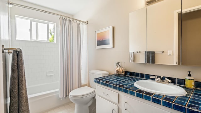 9 Endeavor Cv, Corte Madera, CA 94925 - bathroom featuring toilet, vanity, shower / bath combo with shower curtain, and tile patterned flooring