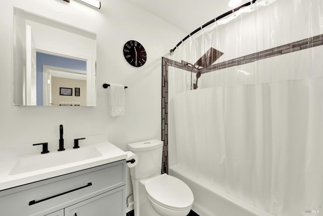 130 Ward Ct, Vallejo, CA 94589 - full bathroom featuring vanity, shower / tub combo with curtain, and toilet