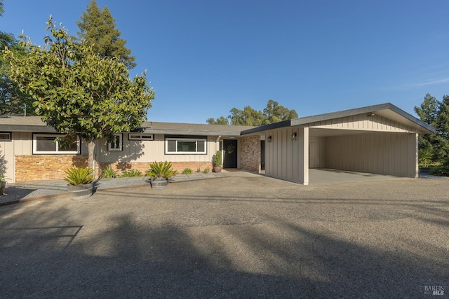 10505 Cherry Ridge Rd, Sebastopol, CA 95472 - ranch-style house featuring brick siding and roof with shingles