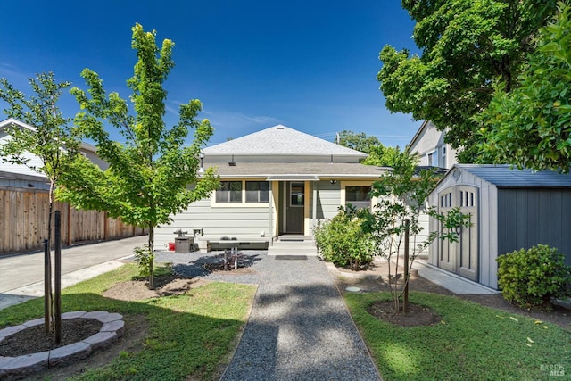 24 S University St, Healdsburg, CA 95448 - bungalow-style home featuring roof with shingles