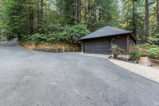 1655 Jonive Rd, Sebastopol, CA 95472 - detached garage with a forest view