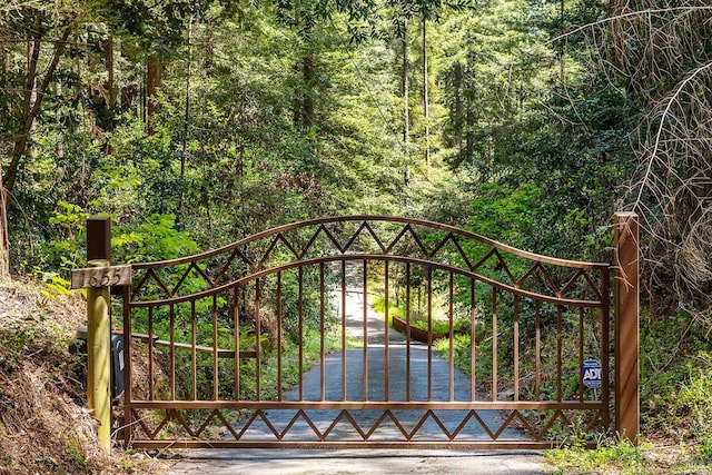 1655 Jonive Rd, Sebastopol, CA 95472 - gate featuring a forest view