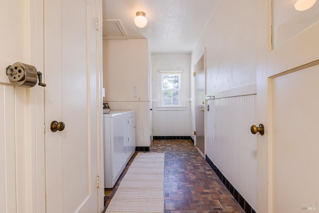 31 Laurel Ave, Petaluma, CA 94952 - laundry area featuring washing machine and clothes dryer and wainscoting