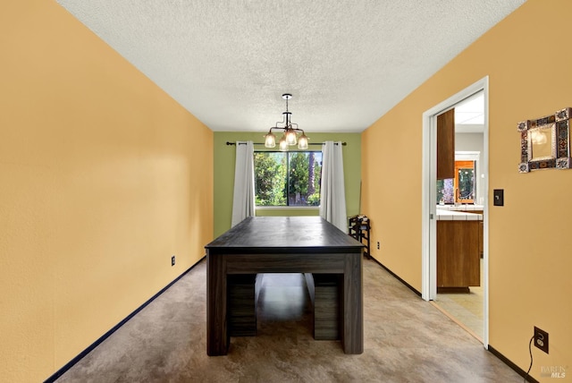 3265 Arroyo Dr, Fairfield, CA 94533 - dining area with a chandelier, a textured ceiling, light carpet, and baseboards