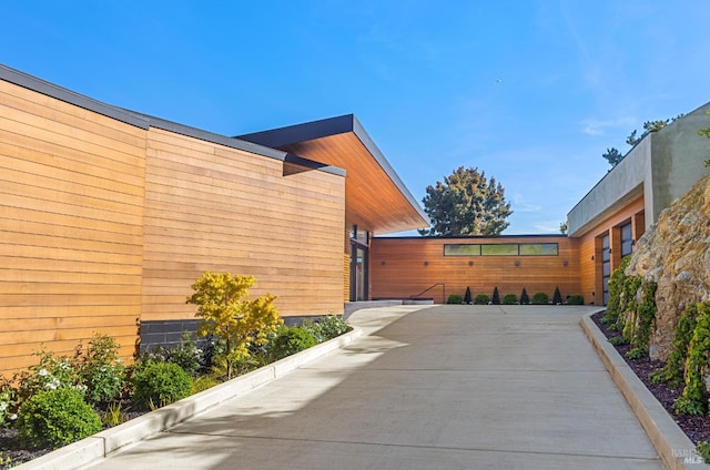 2215 Vistazo St E, Tiburon, CA 94920 - view of side of property