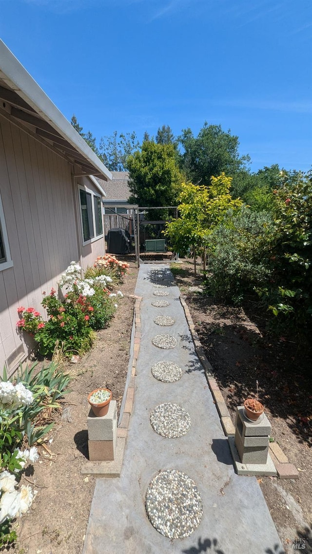 1084 Rubicon Way, Santa Rosa, CA 95401 - view of yard
