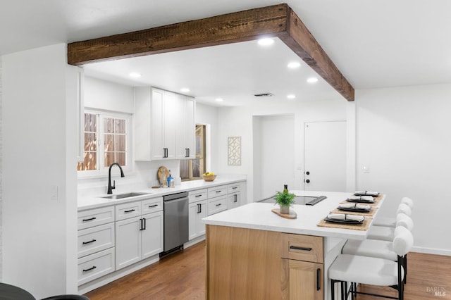 1109 Broadmoor Dr, Napa, CA 94558 - kitchen featuring a sink, beamed ceiling, dishwasher, recessed lighting, and a breakfast bar