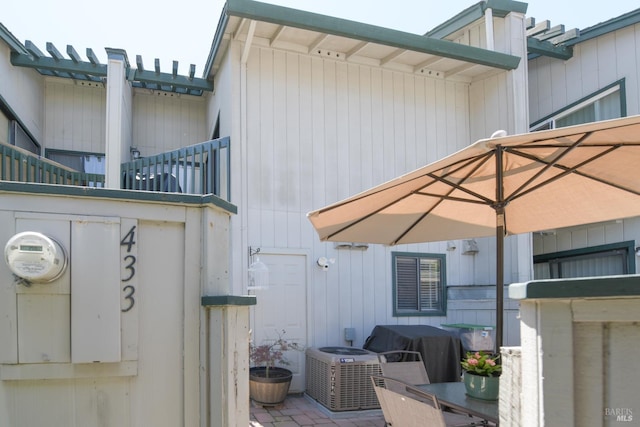 433 Freeway Dr, Napa, CA 94558 - exterior space with a balcony, central AC unit, and a patio