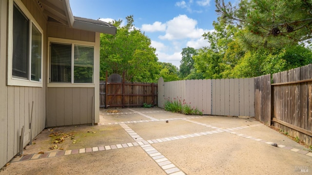 1191 Araquipa Ct, Vacaville, CA 95687 - fenced backyard with a patio