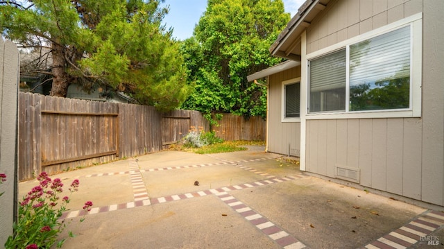 1191 Araquipa Ct, Vacaville, CA 95687 - fenced backyard with a patio area