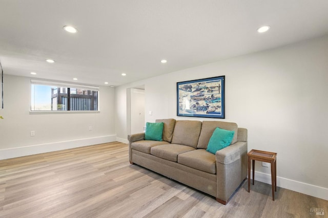 8 Rafael Patio, Stinson Beach, CA 94970 - living area featuring baseboards, light wood-style flooring, and recessed lighting
