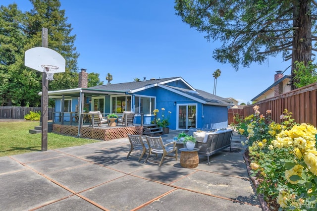 914 Cottonwood Ct, Petaluma, CA 94954 - back of house featuring outdoor lounge area and a patio area