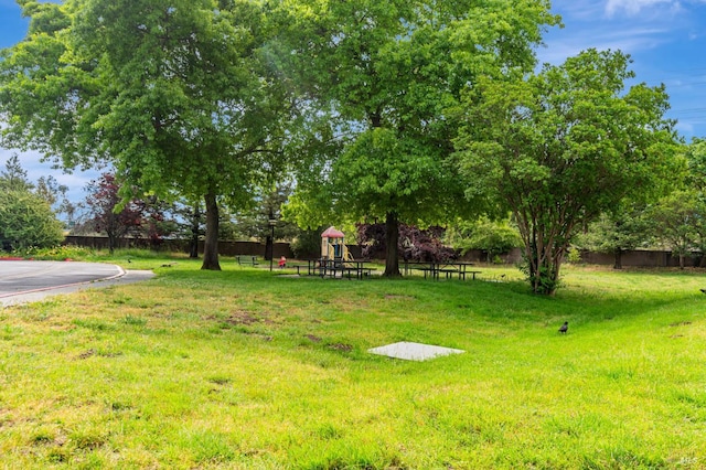 64 Los Padres Cir, Novato, CA 94947 - view of yard