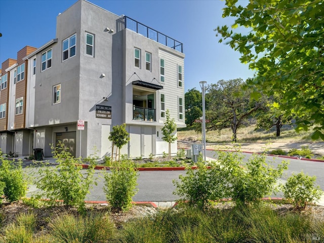 226 Verandah Ave, Novato, CA 94945 - back of property with stucco siding