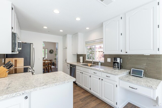 3336 Brittany Cir, Napa, CA 94558 - kitchen featuring a sink, appliances with stainless steel finishes, healthy amount of natural light, tasteful backsplash, and recessed lighting