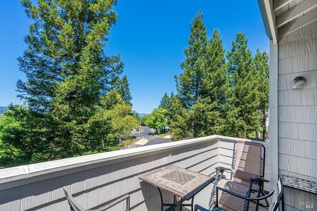 2016 Stonefield Ln, Santa Rosa, CA 95403 - view of balcony