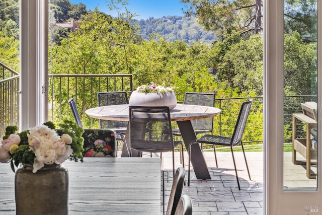 6 Live Oak Way, San Rafael, CA 94901 - view of patio / terrace with outdoor dining area