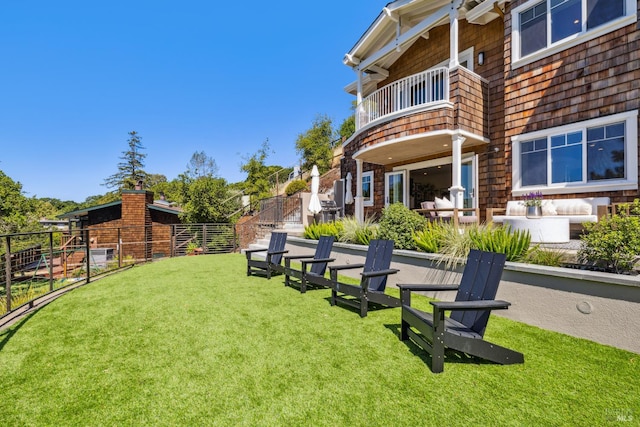 6 Live Oak Way, San Rafael, CA 94901 - view of yard featuring a balcony