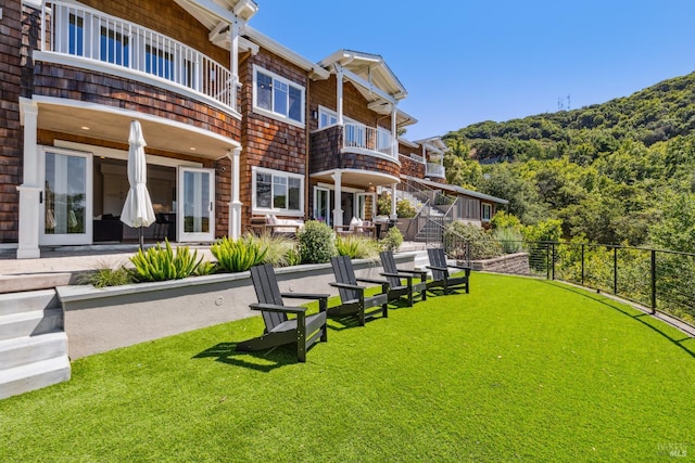 6 Live Oak Way, San Rafael, CA 94901 - view of property's community featuring a patio area