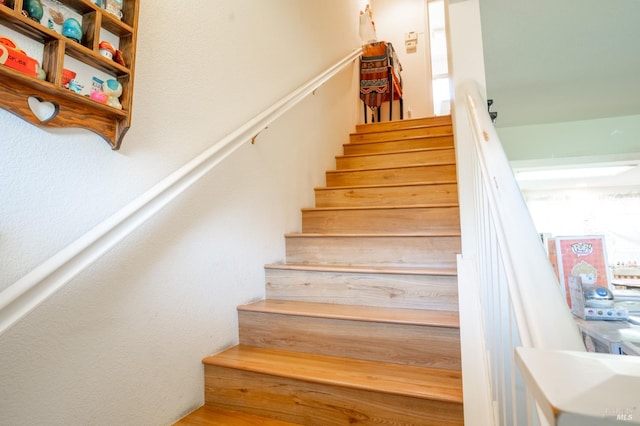 710 Daniels Ave, Vallejo, CA 94590 - view of staircase