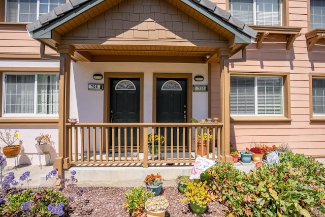 710 Daniels Ave, Vallejo, CA 94590 - view of exterior entry featuring a porch